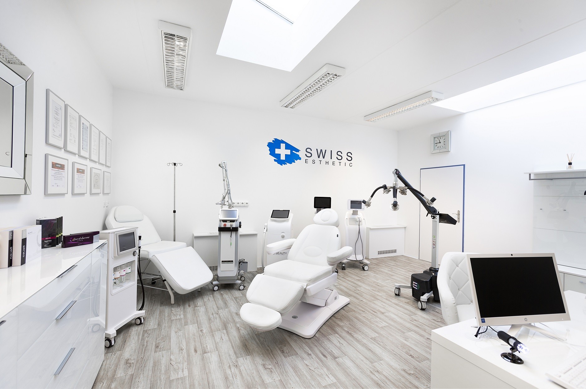 Slavnostní otevření nových ordinací kliniky Swiss Esthetic v centru Prahy.